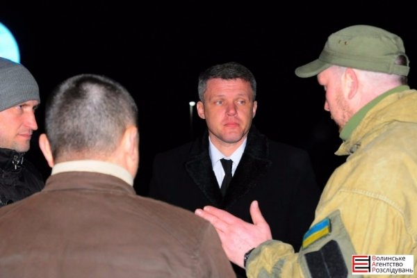 Померлого Героя Романа Луцюка село зустрічало на колінах. ФОТО. ВІДЕО