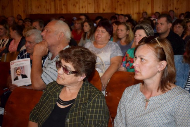 «Збудуєте школу – назвемо на вашу честь!» – жителі Шацького району зустрічали Степана Івахіва*