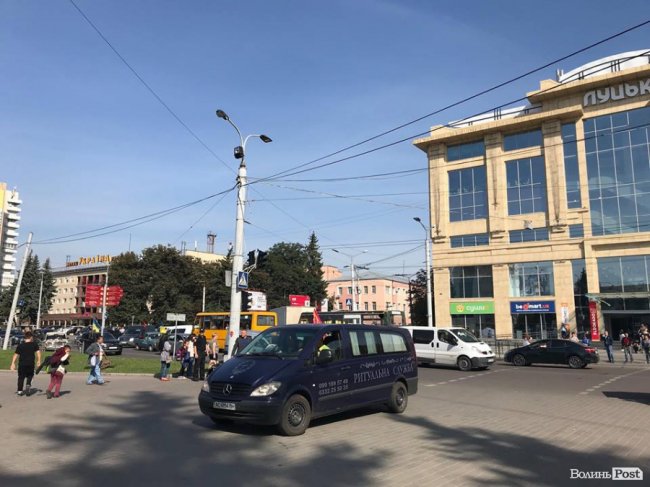 У Луцьку прощаються із загиблим у Іловайському котлі воїном. ФОТО