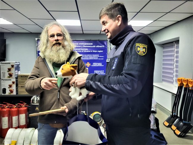 Волинські рятувальники отримали автомобіль від благодійників з Німеччини