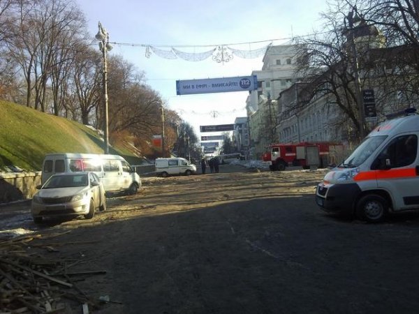 Силовики на Грушевського: важка техніка, свої «стіна координат» та кіноекран. ФОТО 