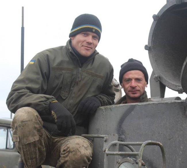 Показали, хто рятує бойову техніку волинської бригади