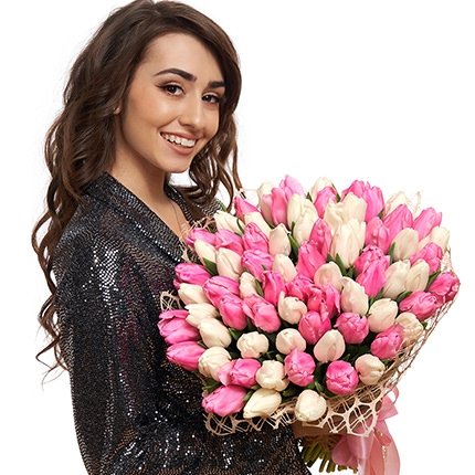 Онлайн-замовлення квітів у Луцьку та Волинській області: як це зробити*