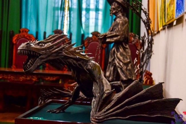 Коваль з Рівненщини виготовив залізного дракона з «Гри престолів». ФОТО
