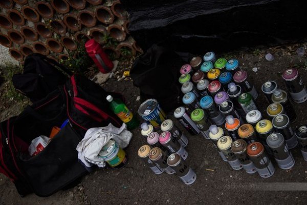 Як на будинку в Луцьку з'явився кількаметровий равлик. ФОТО