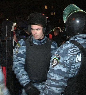 «Беркутівці», які засвітилися в нічних сутичках. ФОТО