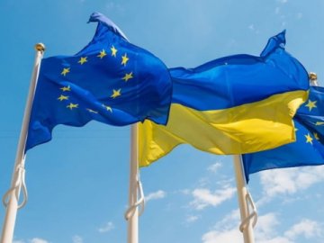 Україні дадуть статус кандидата у члени ЄС у червні