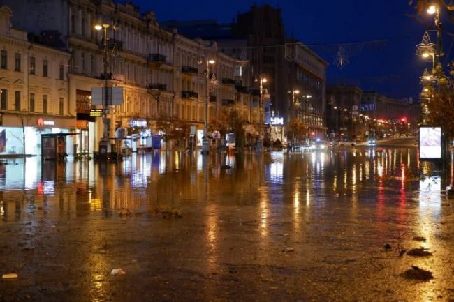 У Києві через сильну зливу – потоп. ФОТО