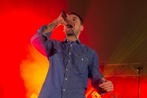 Танці та сльози щастя: «Ляпіс-98» зіграв «живий рок» для лучан