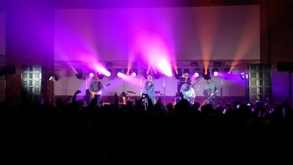 Танці та сльози щастя: «Ляпіс-98» зіграв «живий рок» для лучан