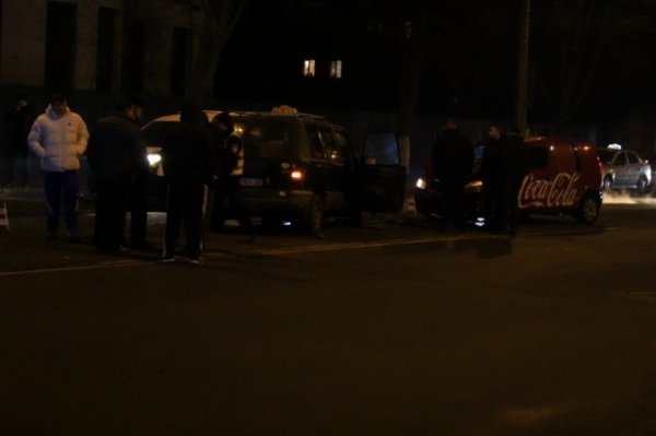 Аварія у Луцьку: таксі в’їхало в «Coca-cola». ФОТО