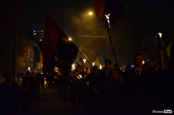 У Луцьку відбулася смолоскипна хода на честь річниці УПА. ФОТО. ВІДЕО