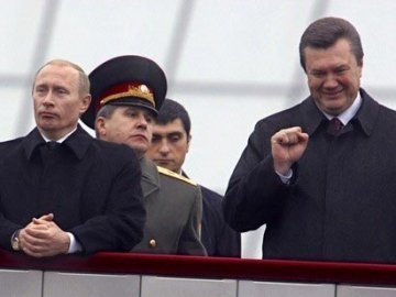 Волинський письменник пояснив, чого Путін не братається з Януковичем