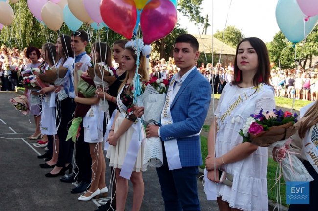 Останній дзвоник у Володимирі. ФОТО