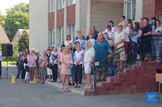 Останній дзвоник у Володимирі. ФОТО