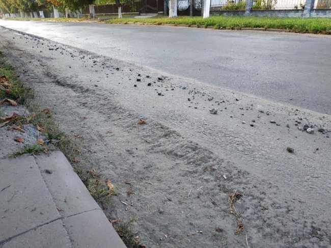 На Волині школяр розбив голову  через розкидане каміння на дорозі