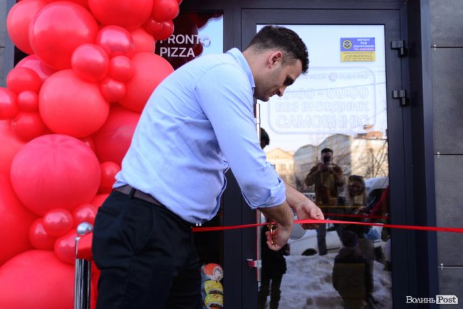 «Готуємо як для себе»: у Луцьку відкрили заклад відомої мережі «Pronto Pizza and Sushi Pro». ФОТО*