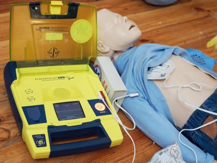 Чи ефективний прилад дефібрилятор?