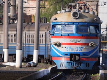 На Харківщині військові влаштували стрілянину у вагоні пасажирського поїзда