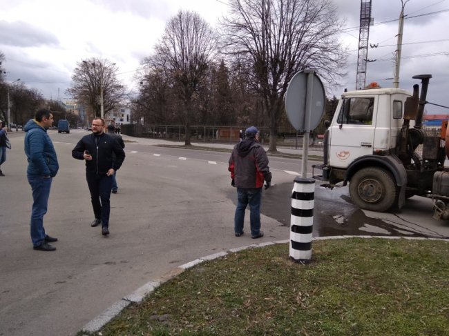 У Луцьку розпочалася цілодобова дезінфекція доріг і тротуарів міста. ФОТО, ВІДЕО