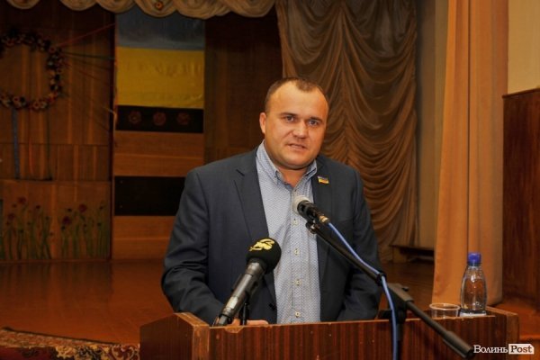 Нові дороги та чисті парки: Петро Нестерук відзвітував за рік роботи