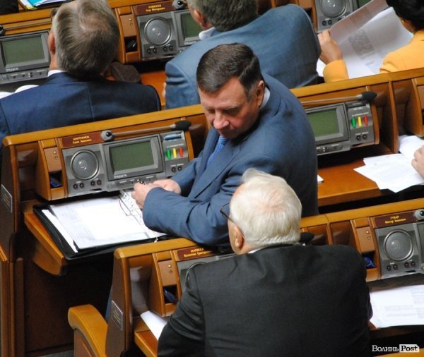 «Піт чола» волинських нардепів, або Рада перед канікулами. ФОТО