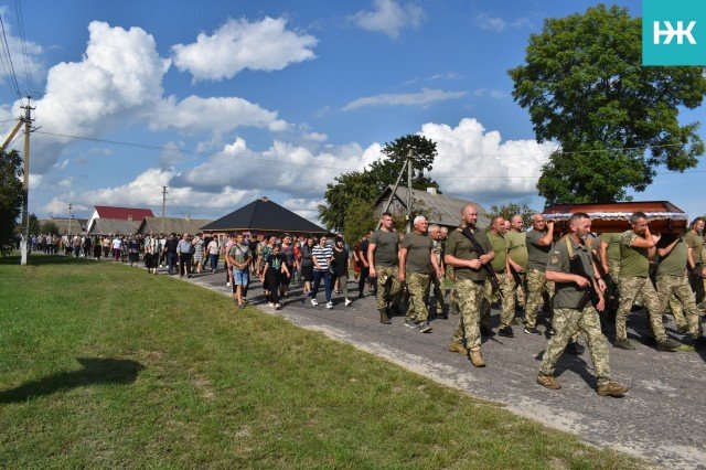 На Любешівщині провели в останню дорогу загиблого Героя Василя Маковського