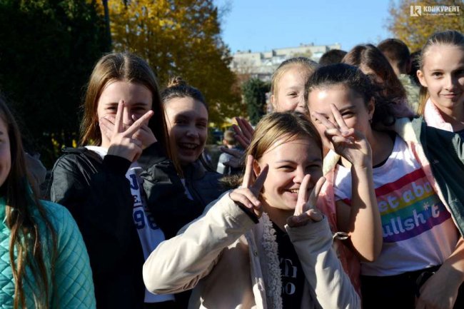 У луцькій школі відкрили військово-спортивну смугу перешкод. ФОТО