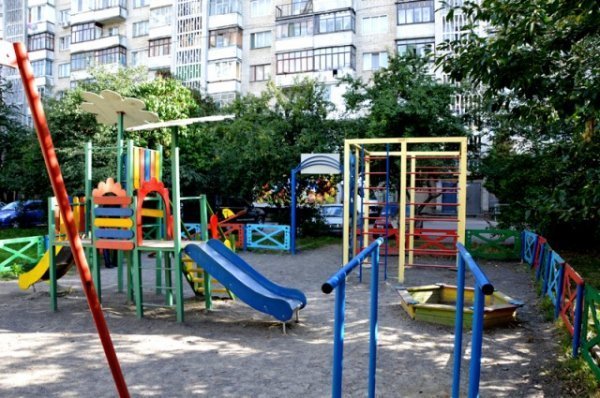 У Луцьку з'явилися нові дитячі майданчики. ФОТО. ВІДЕО