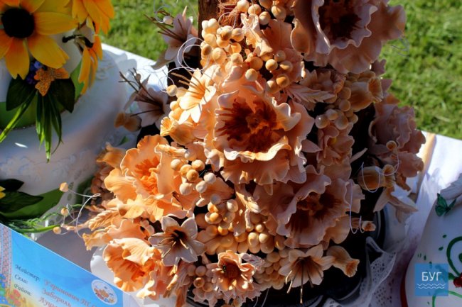 До Володимира привезли короваї з усієї області. ФОТО