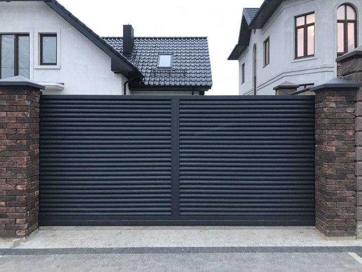 Де у Луцьку замовити розпашні та відкатні ворота?