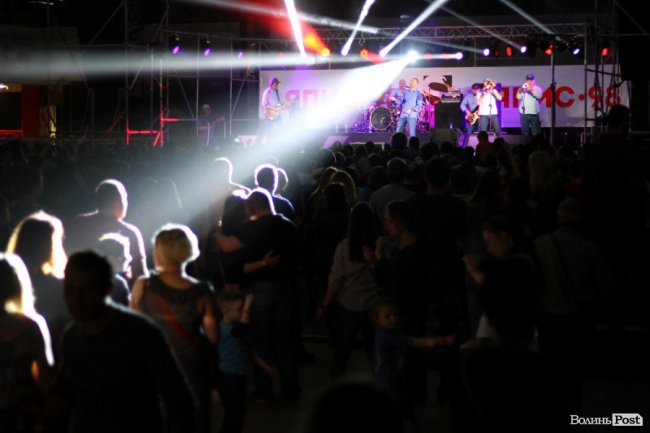 Як це було: фото грандіозного концерту «Ляпис 98» у «ПортCity»