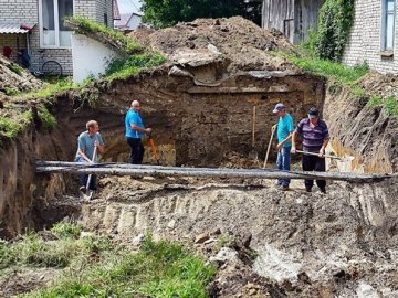 На Волині законсерували місце, де раніше знайшли старовинну цеглу. ВІДЕО