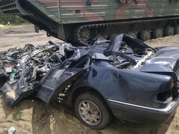 Помстилися сепаратисту: «Мерседес» відчув вагу слова українcьких вояків.