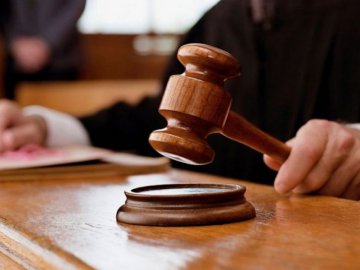 У Луцьку засудили чоловіків, які крали номери з автівок