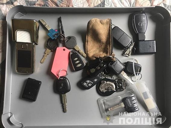  Викрили банду, яка продавала на Волині крадені в Європі елітні авто