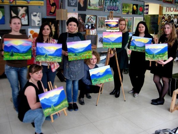 У Луцьку вчилися малювати за дві години. ФОТО