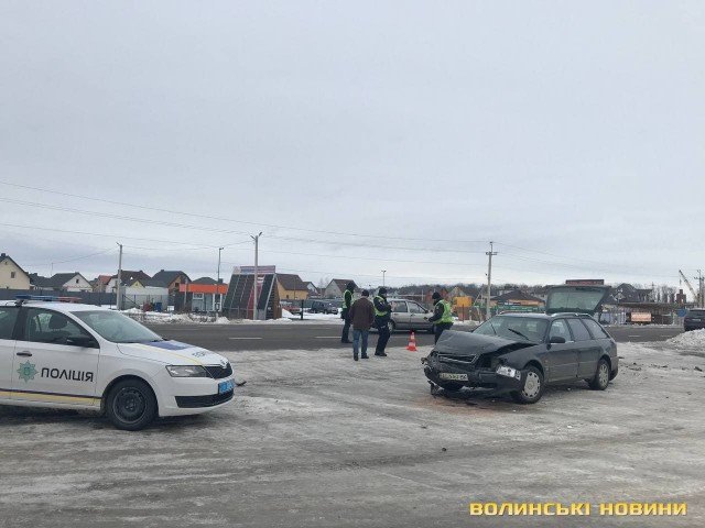 У Рованцях зіткнулись Audi і позашляховик Hyundai: постраждало троє людей. ФОТО