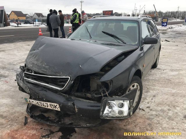 У Рованцях зіткнулись Audi і позашляховик Hyundai: постраждало троє людей. ФОТО