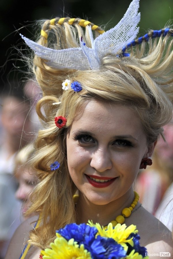 Парад наречених у Луцьку. ФОТО