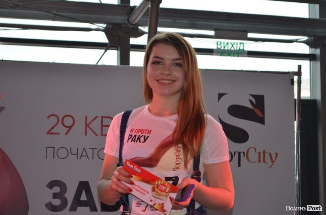 У Луцьку відбувся унікальний для міста «Забіг на шпильках». ФОТО