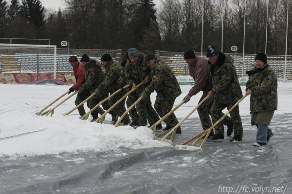 У Луцьку розморозили і «законсервували» стадіон