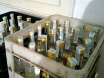 Чоловік віз продавати білорусам 60 пляшок горілки
