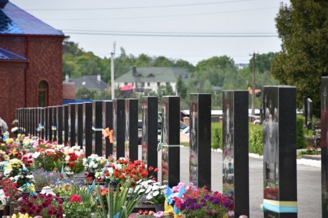 Лучани вшанували пам’ять військовослужбовців, які загинули на Сході України. ФОТО