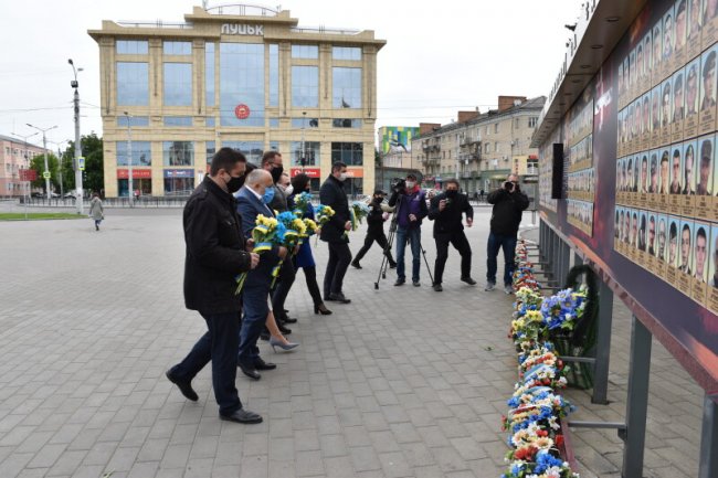 Лучани вшанували пам’ять військовослужбовців, які загинули на Сході України. ФОТО