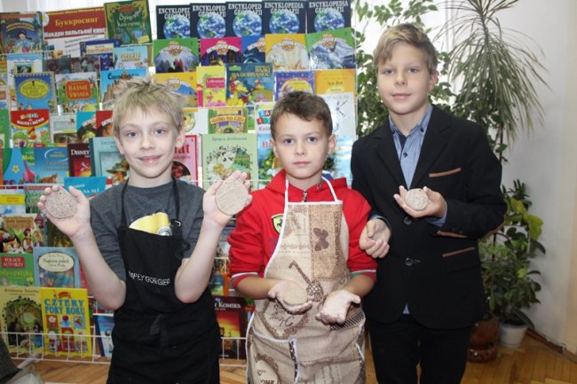 У Луцьку оригінально відзначили День української писемності та мови. ФОТО