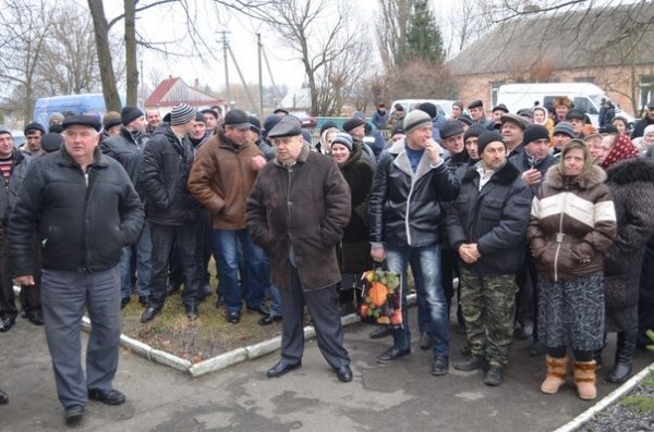 Сільська громада на Волині повстала проти незаконної вирубки лісу. ФОТО.ВІДЕО