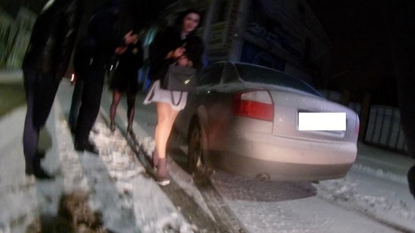 У Луцьку затримали п’яну дівчину за кермом машини