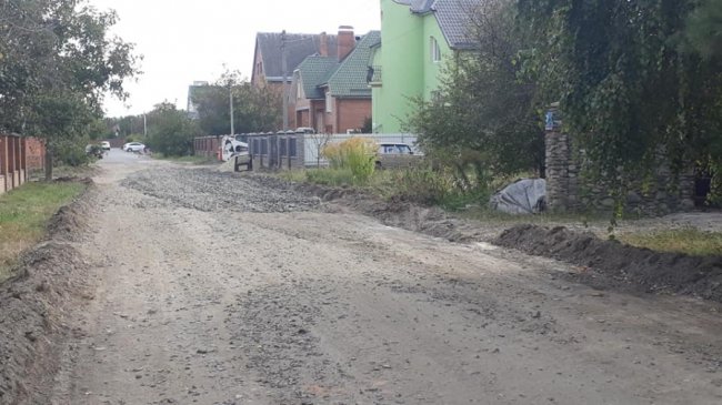 У селі під Луцьком капітально ремонтують дорогу. ФОТО