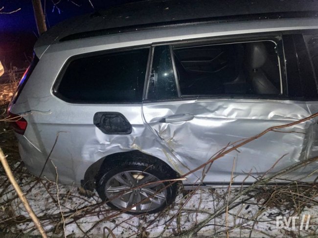 На Волині водійка злетіла з дороги і заїхала у хащі. ФОТО